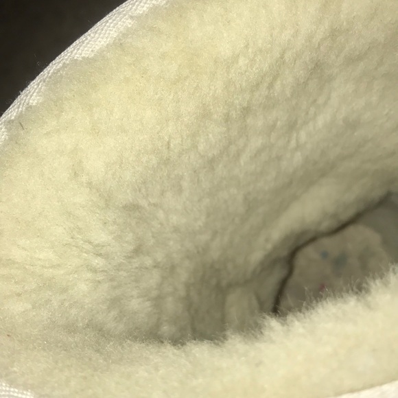 Metallic UGG - Picture 3 of 6